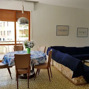 https://san-lorenzo-grande.hotelitalianriviera.com
